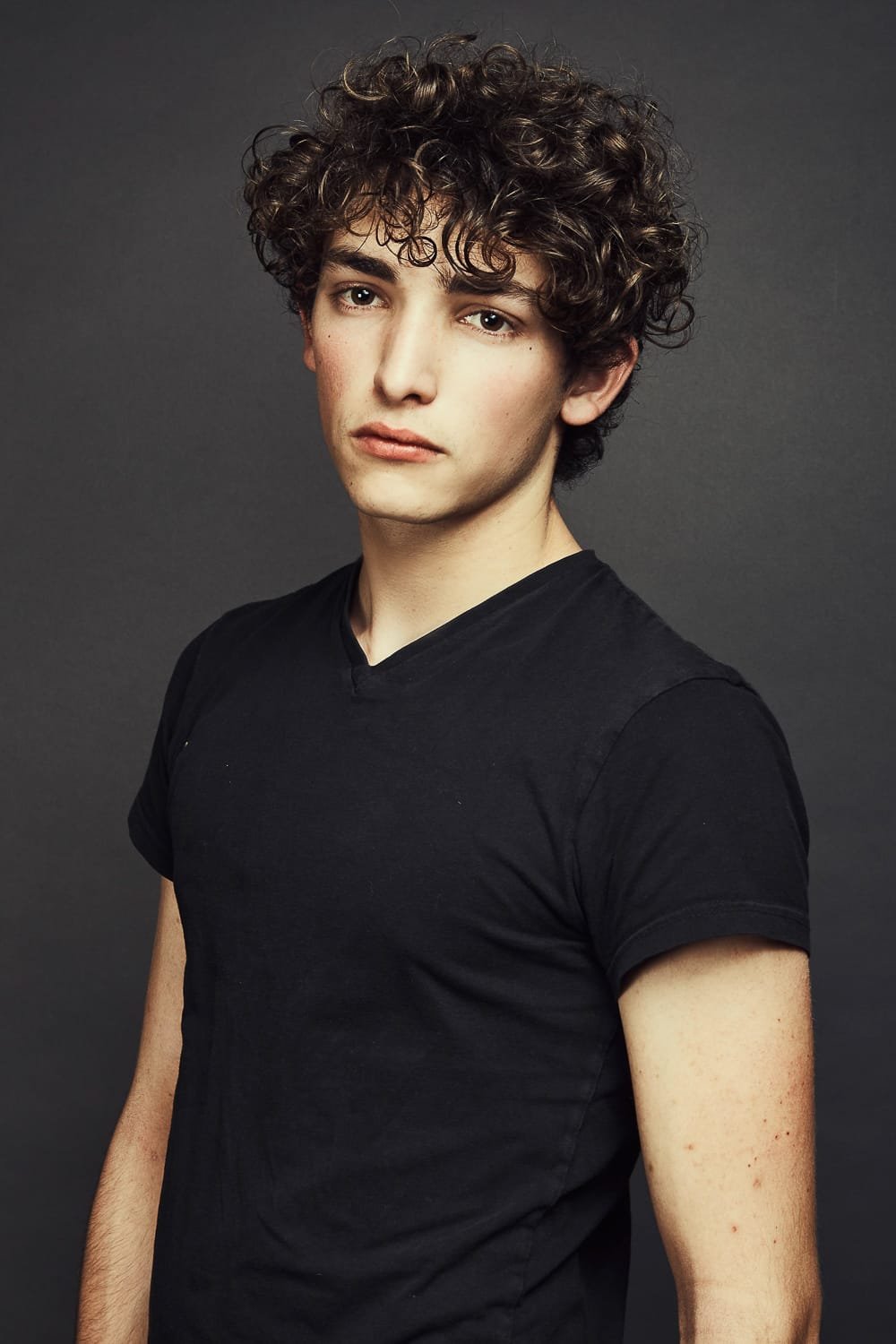 portrait d'un jeune homme en studio à Marseille